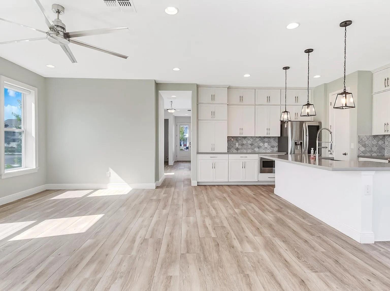 Image 11 of 35 For 13087 Salk Way