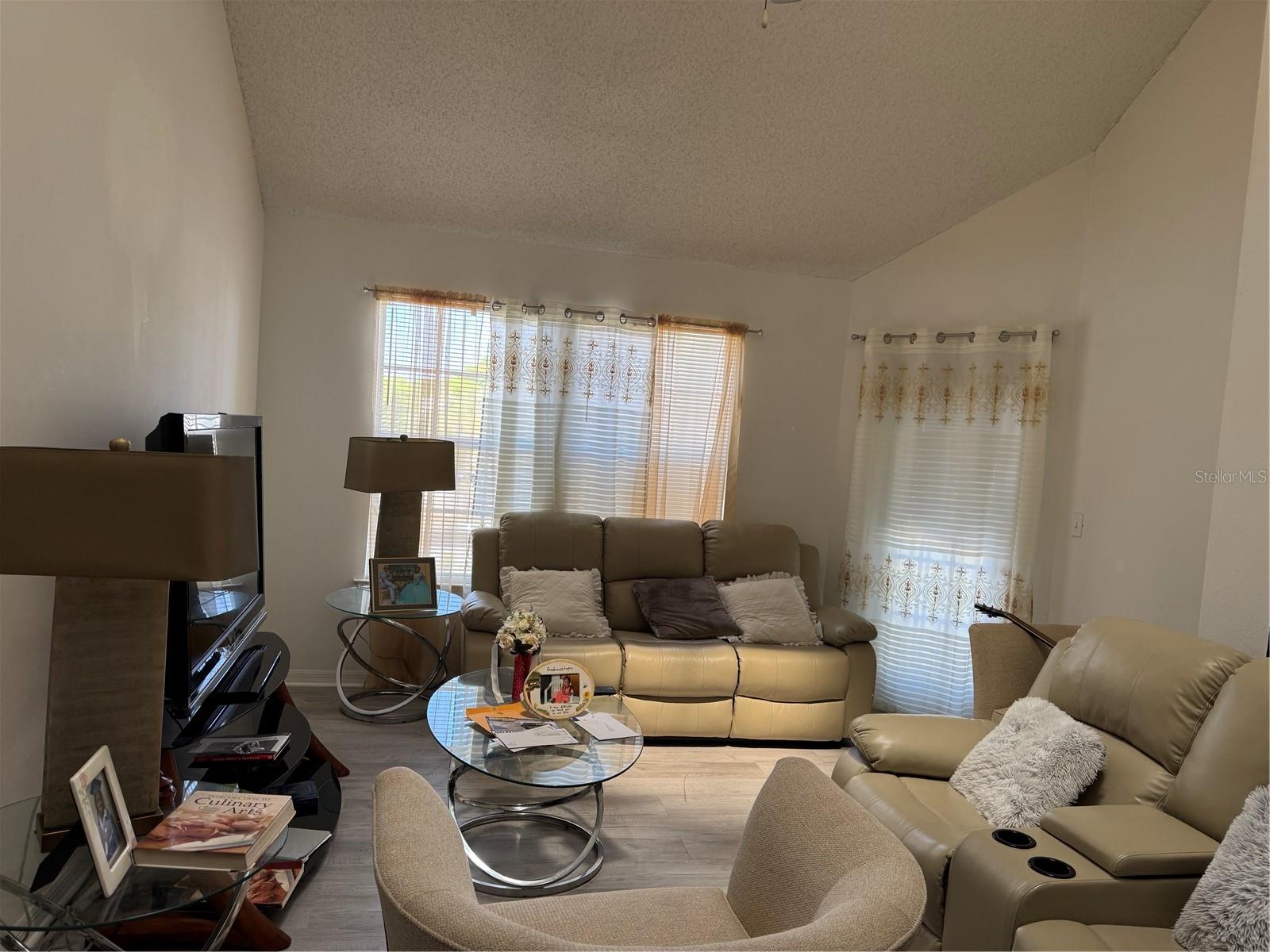 Image 6 of 27 For 6142 Westgate Drive 304