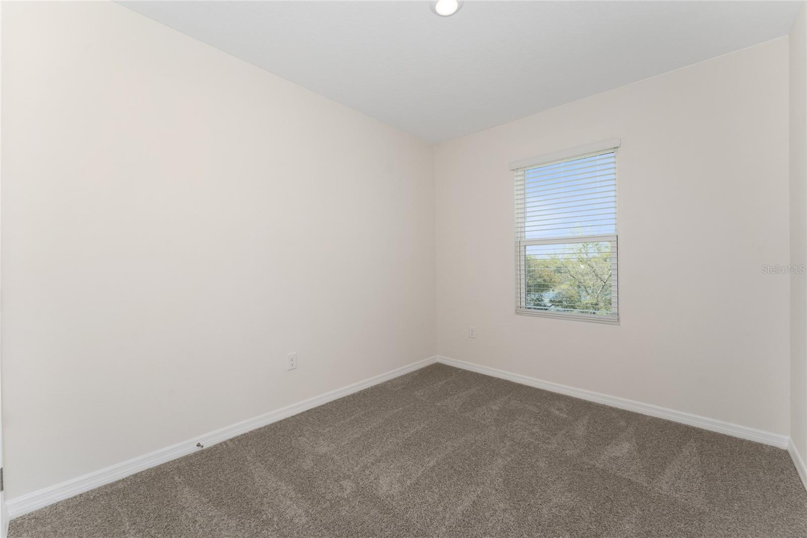 Image 14 of 24 For 2396 Penguin Boulevard