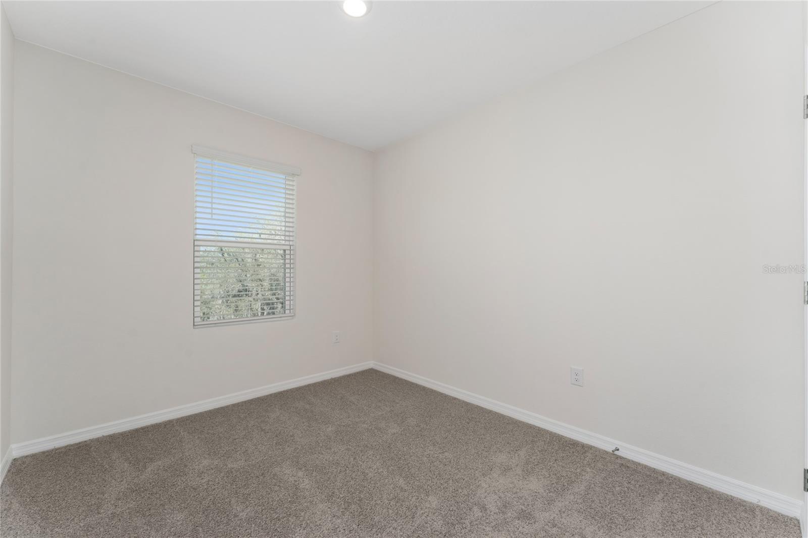Image 16 of 24 For 2396 Penguin Boulevard
