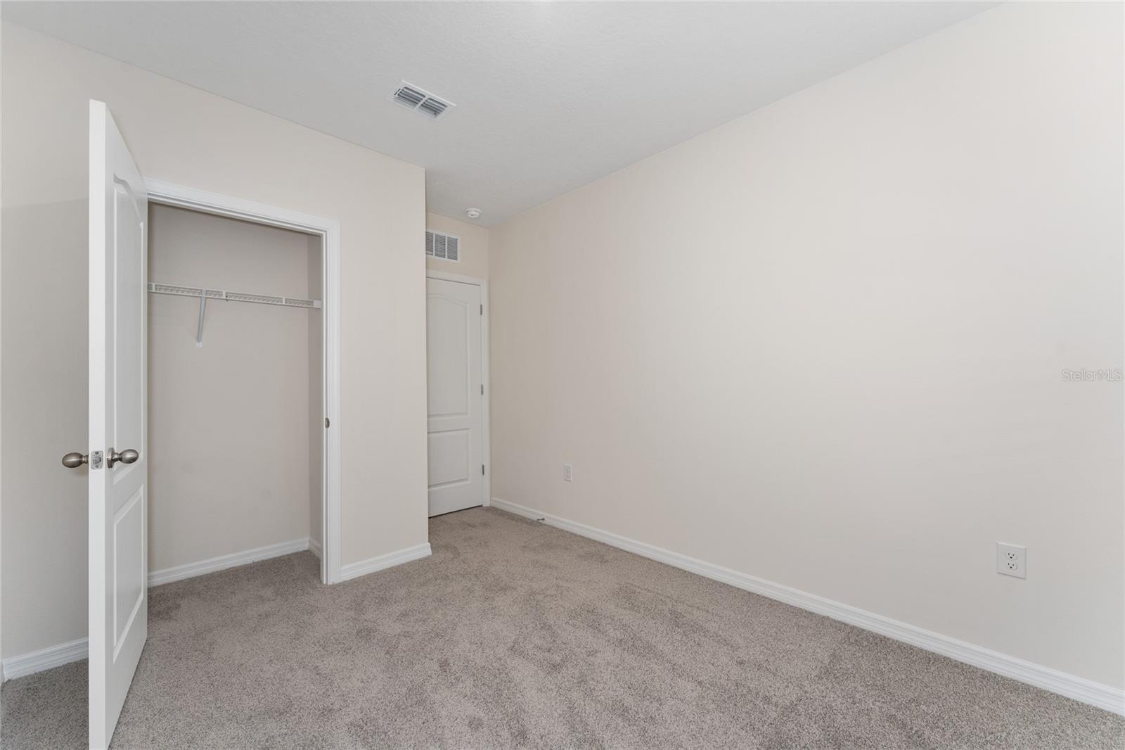 Image 17 of 24 For 2396 Penguin Boulevard