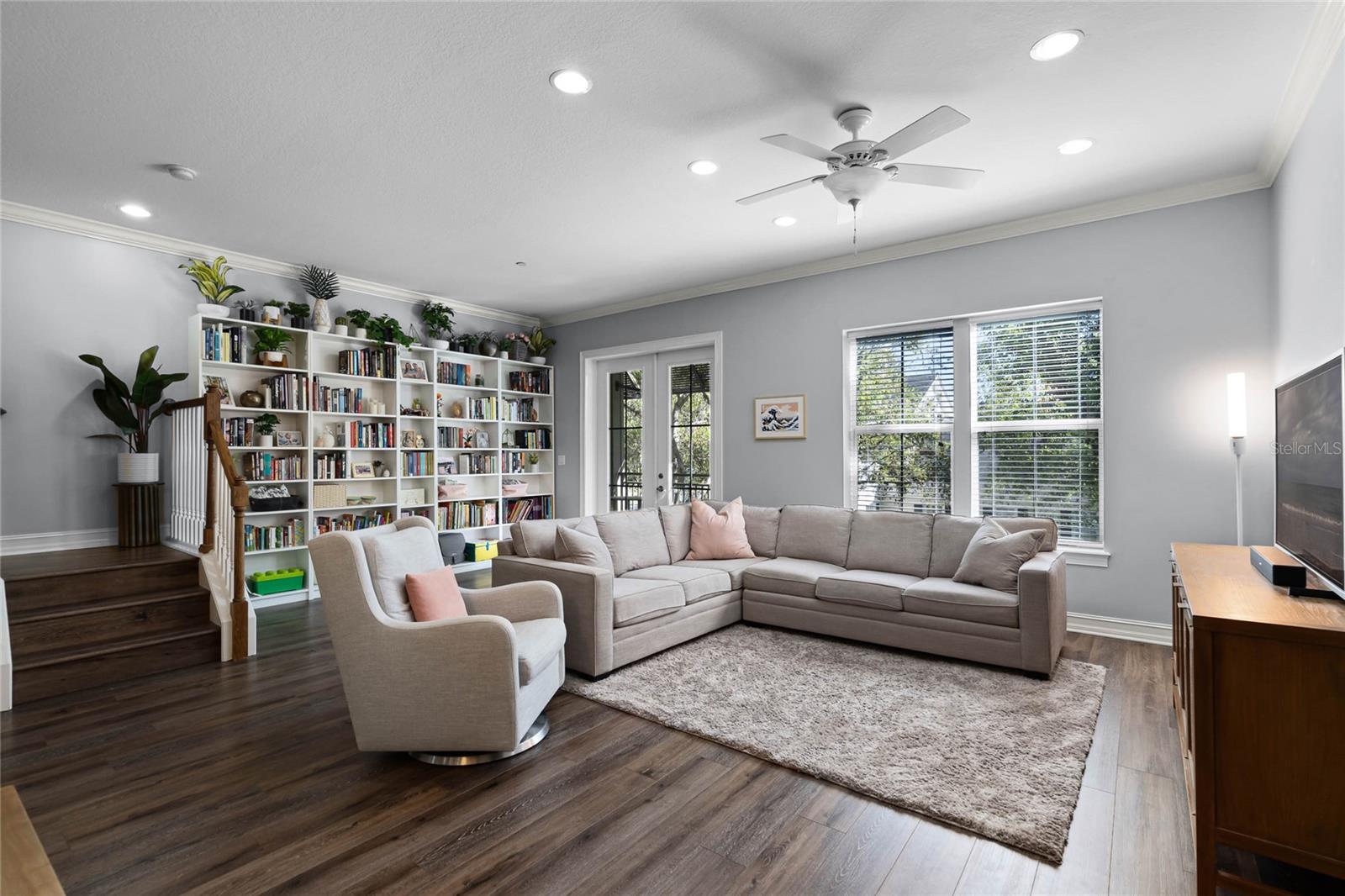Image 12 of 61 For 604 Mulberry Avenue 1201