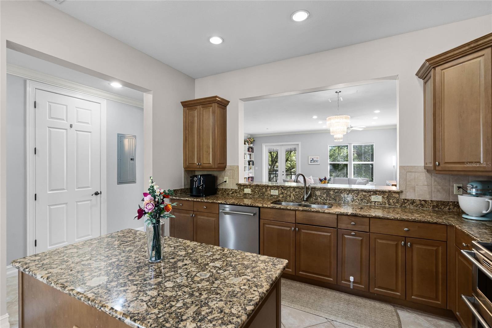 Image 23 of 61 For 604 Mulberry Avenue 1201