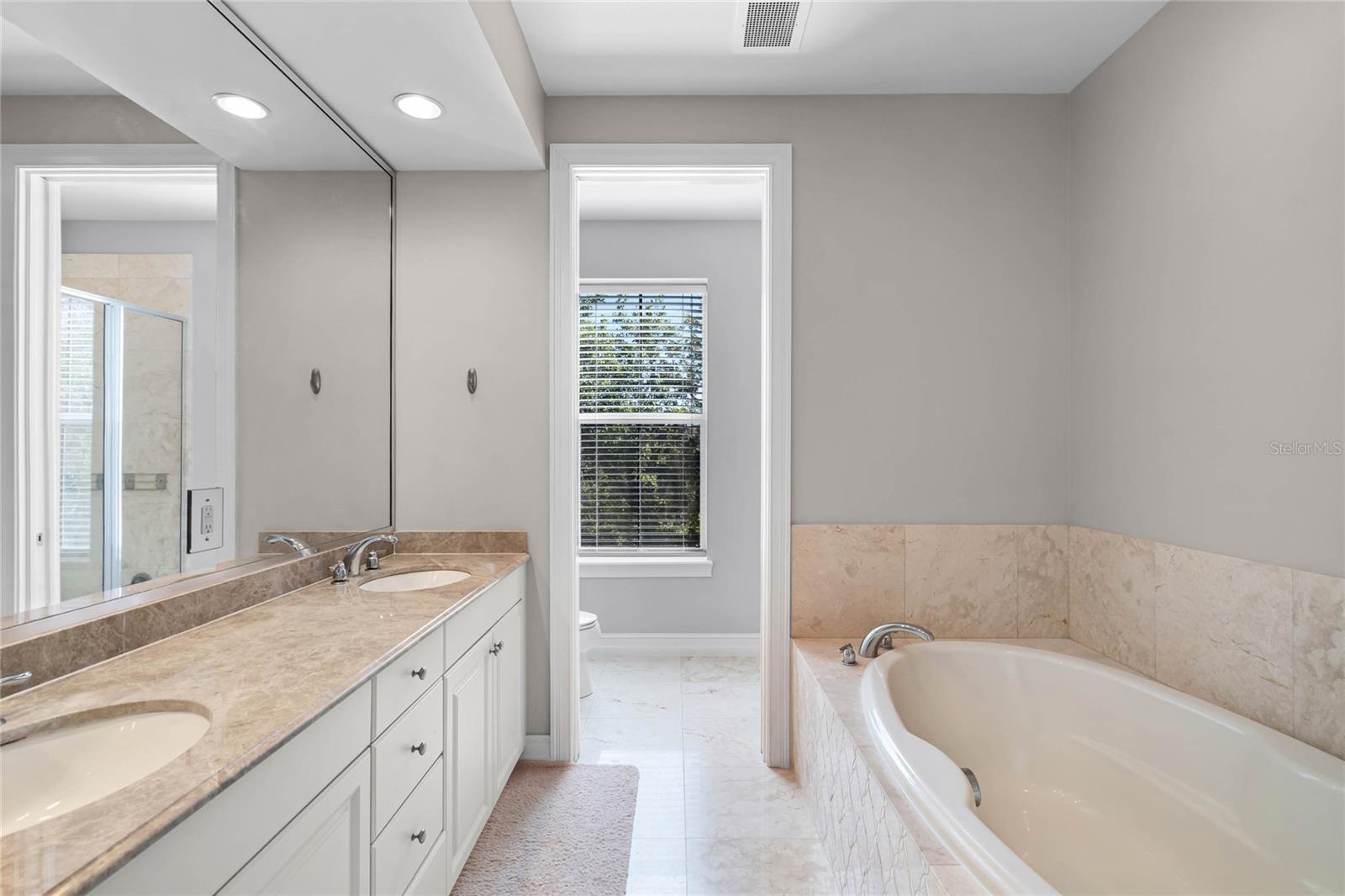 Image 33 of 61 For 604 Mulberry Avenue 1201