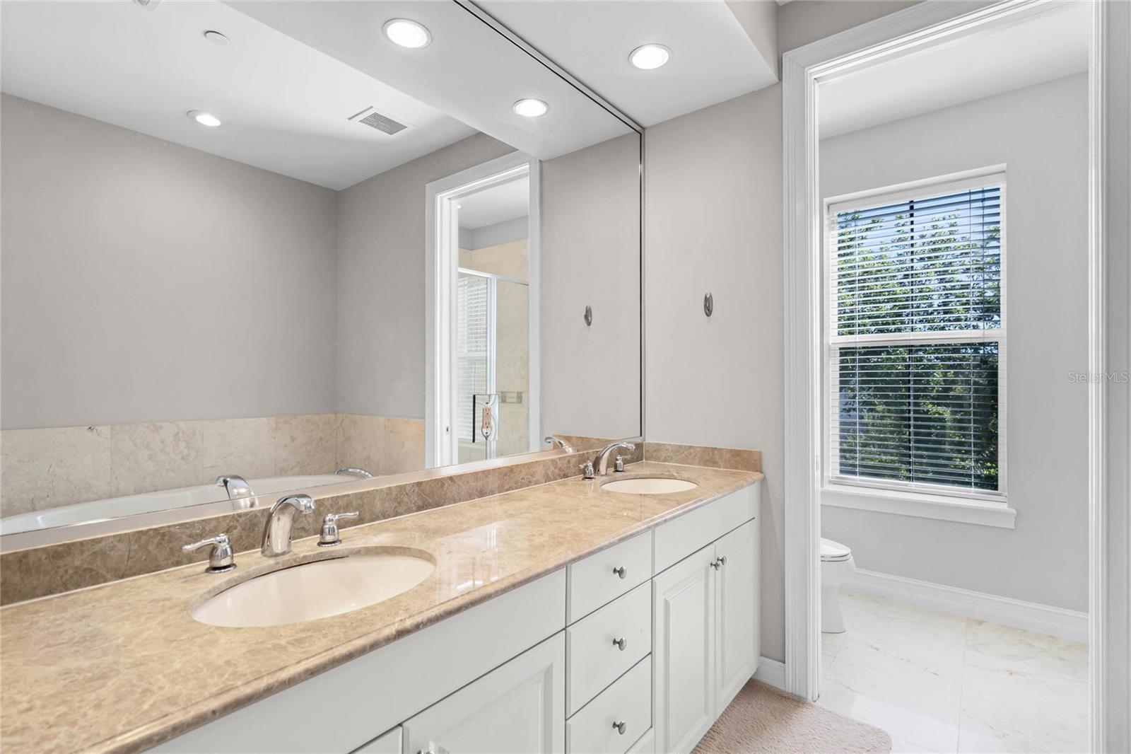 Image 34 of 61 For 604 Mulberry Avenue 1201
