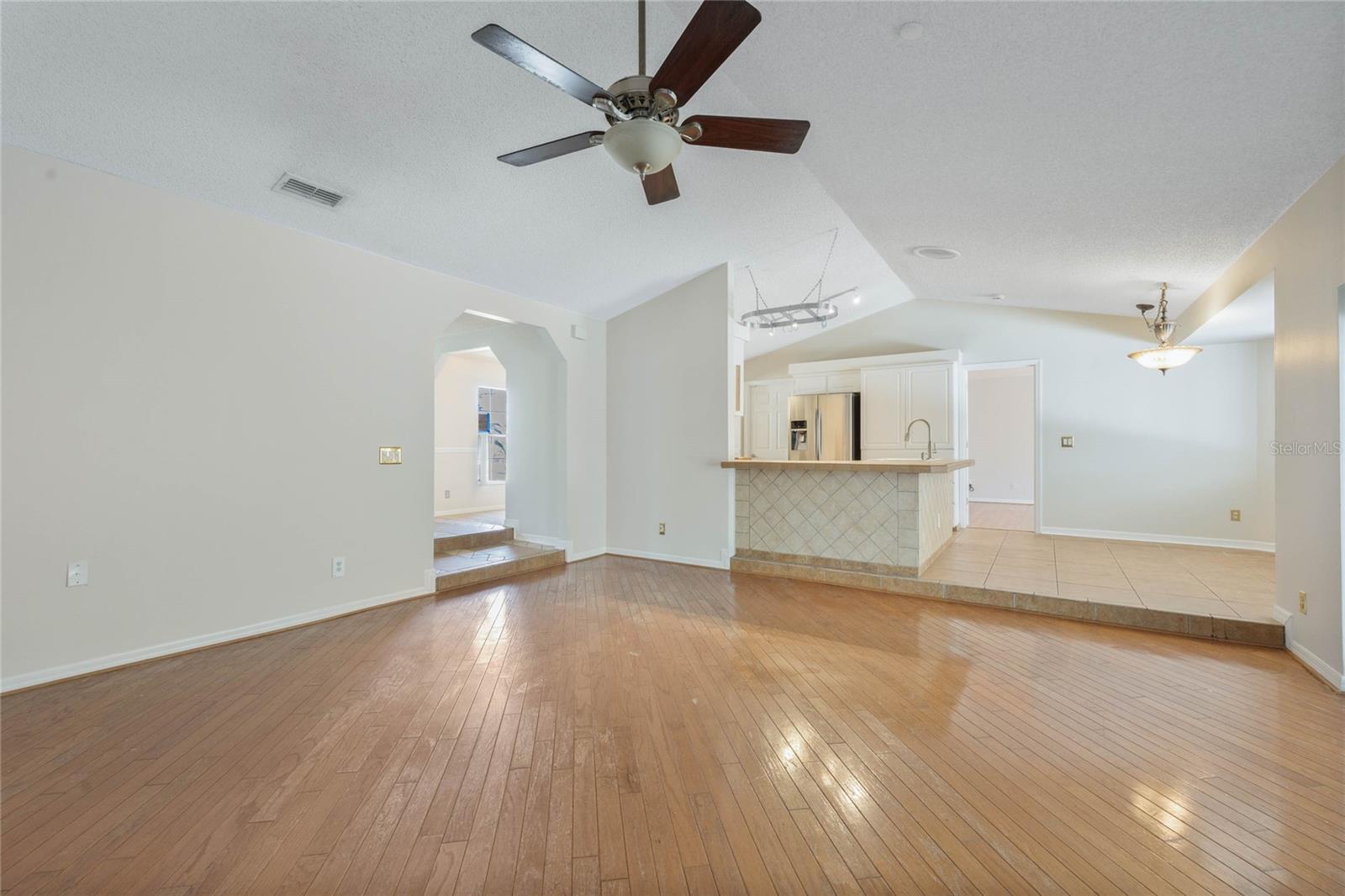 Image 13 of 36 For 8520 Rose Groves Road