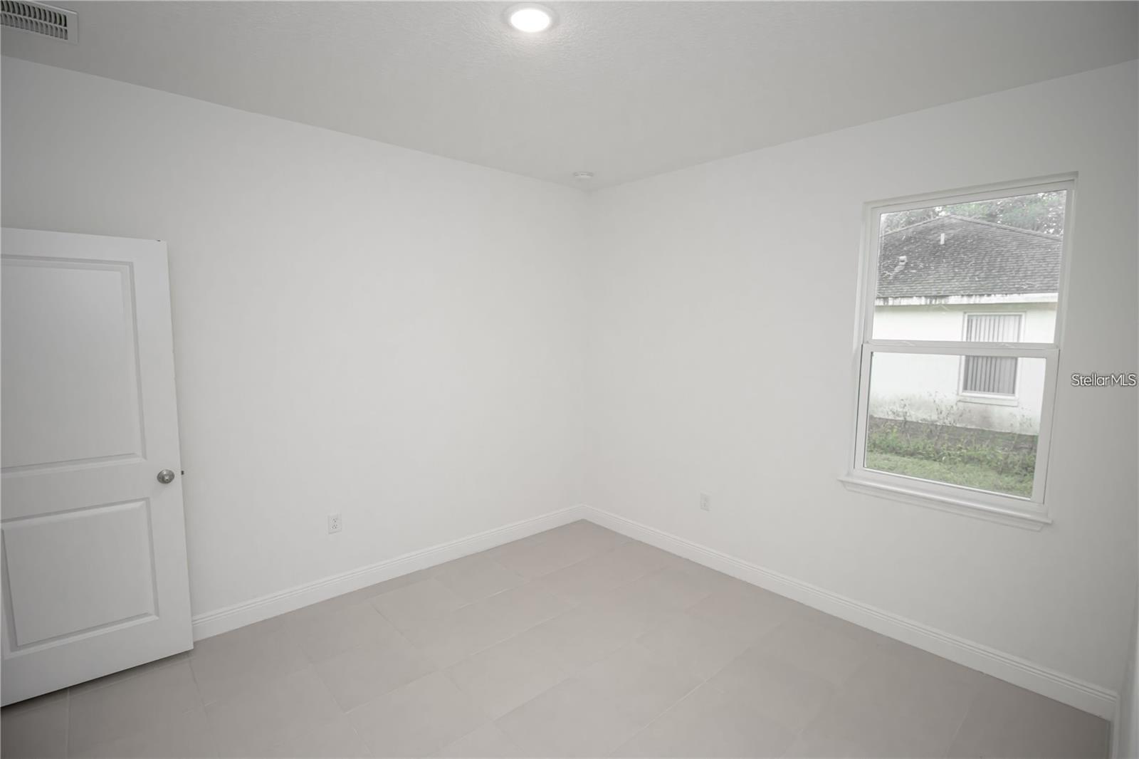 Image 22 of 40 For 5027 165th Street Road