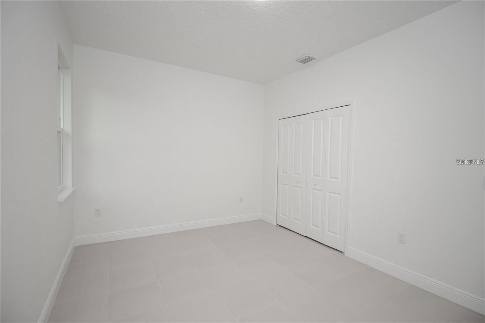 Image 23 of 40 For 5027 165th Street Road