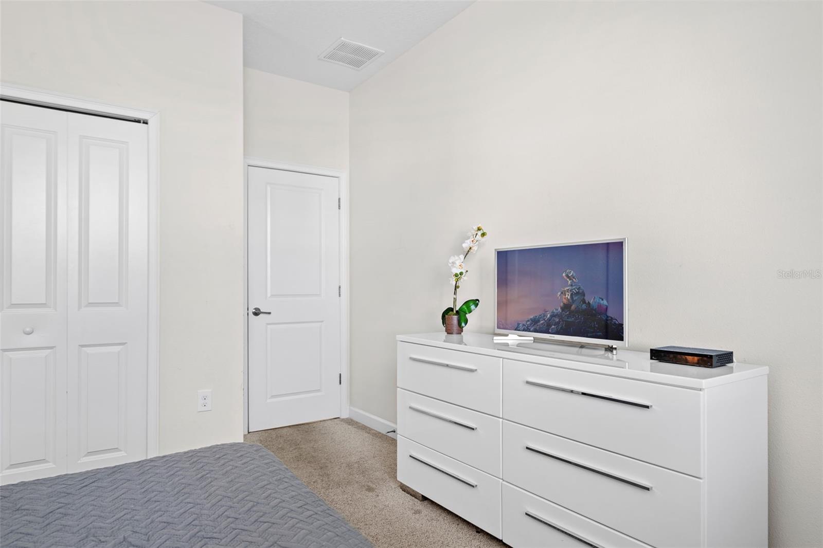 Image 15 of 47 For 1551 Flange Drive