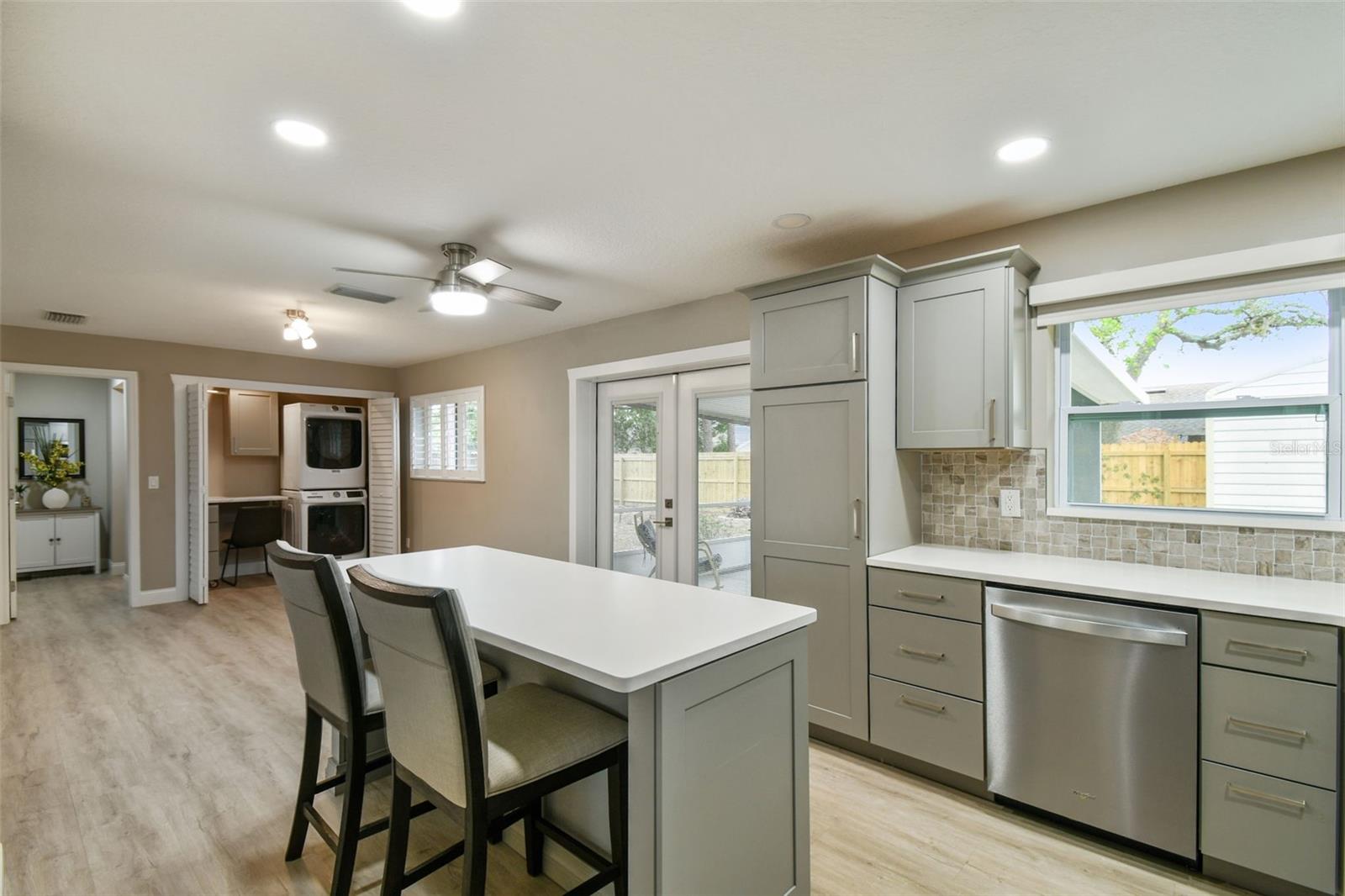 Image 11 of 73 For 1514 Pelican Street