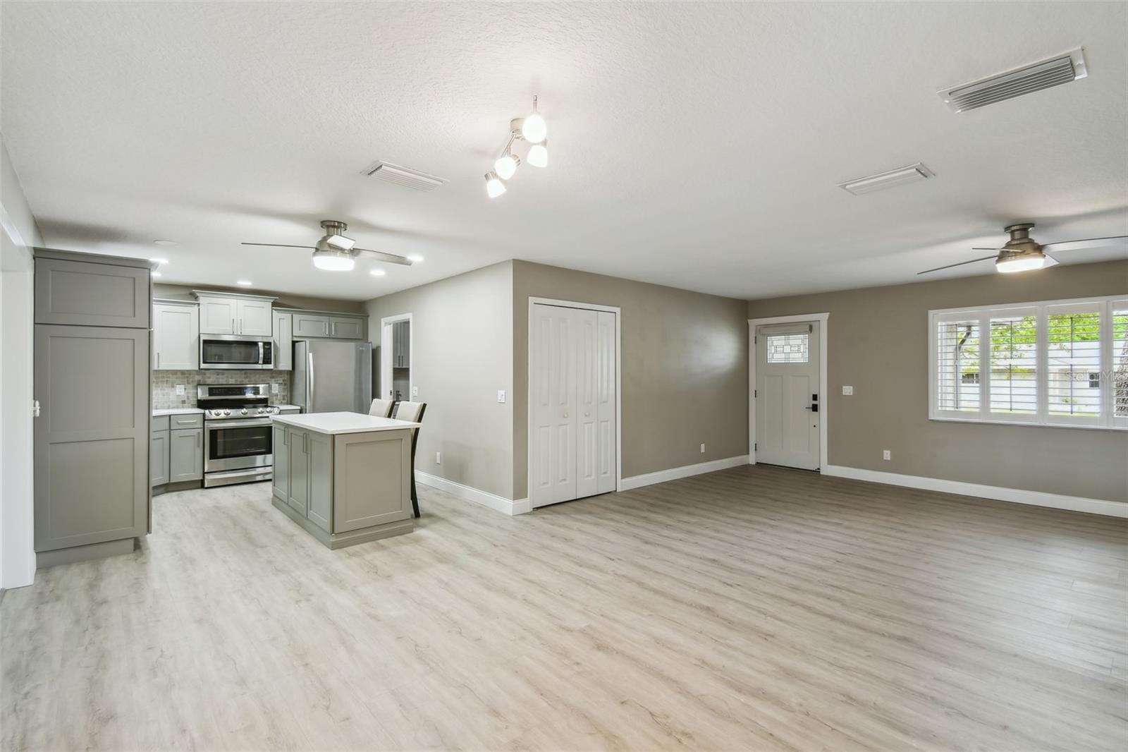 Image 17 of 73 For 1514 Pelican Street