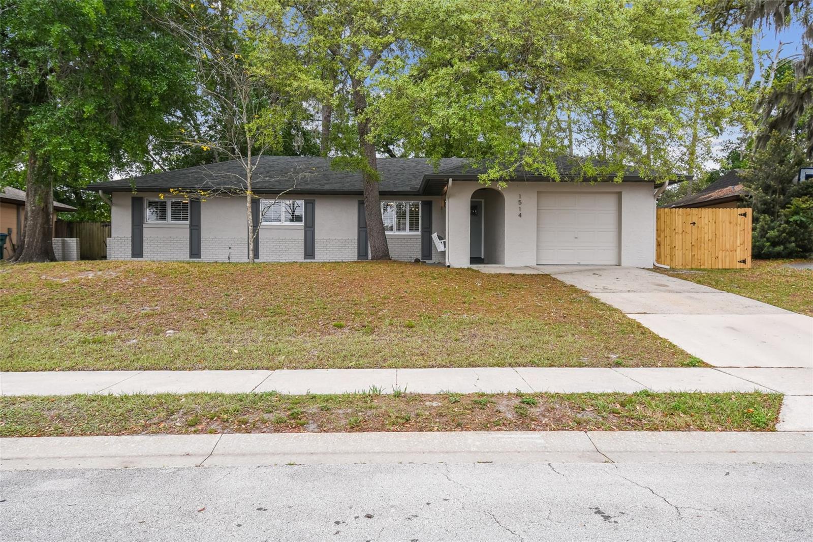 Image 2 of 73 For 1514 Pelican Street