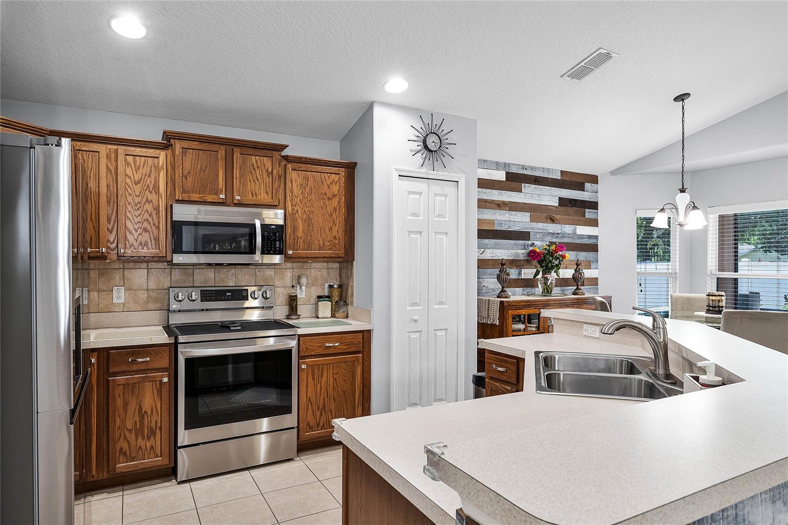 Image 6 of 32 For 9054 Sandwood Way