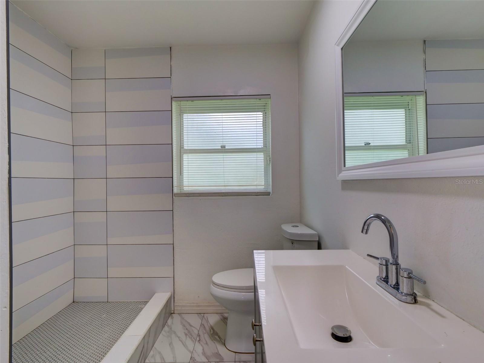 Image 18 of 31 For 613 20th Street