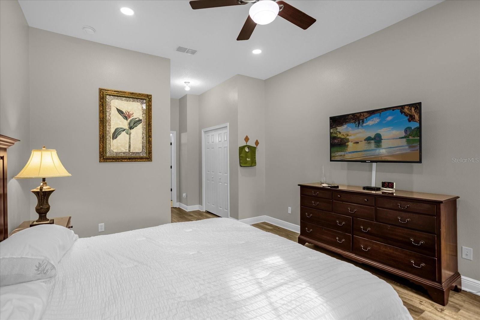 Image 20 of 39 For 7401 Astina Street
