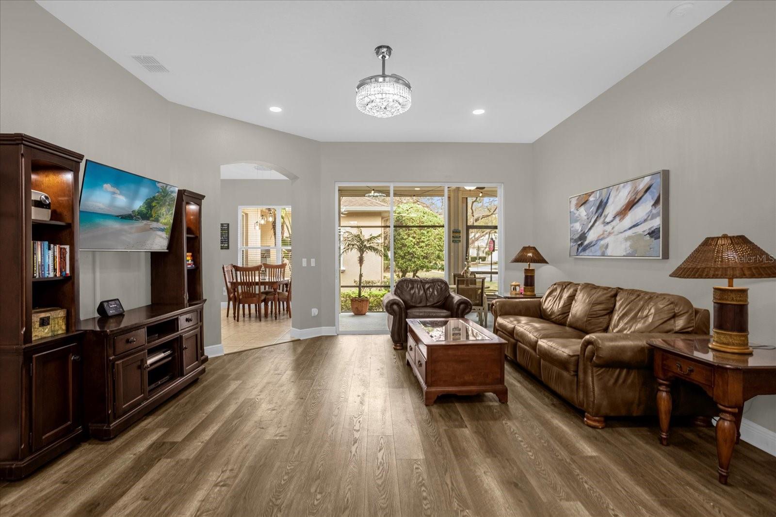 Image 5 of 39 For 7401 Astina Street