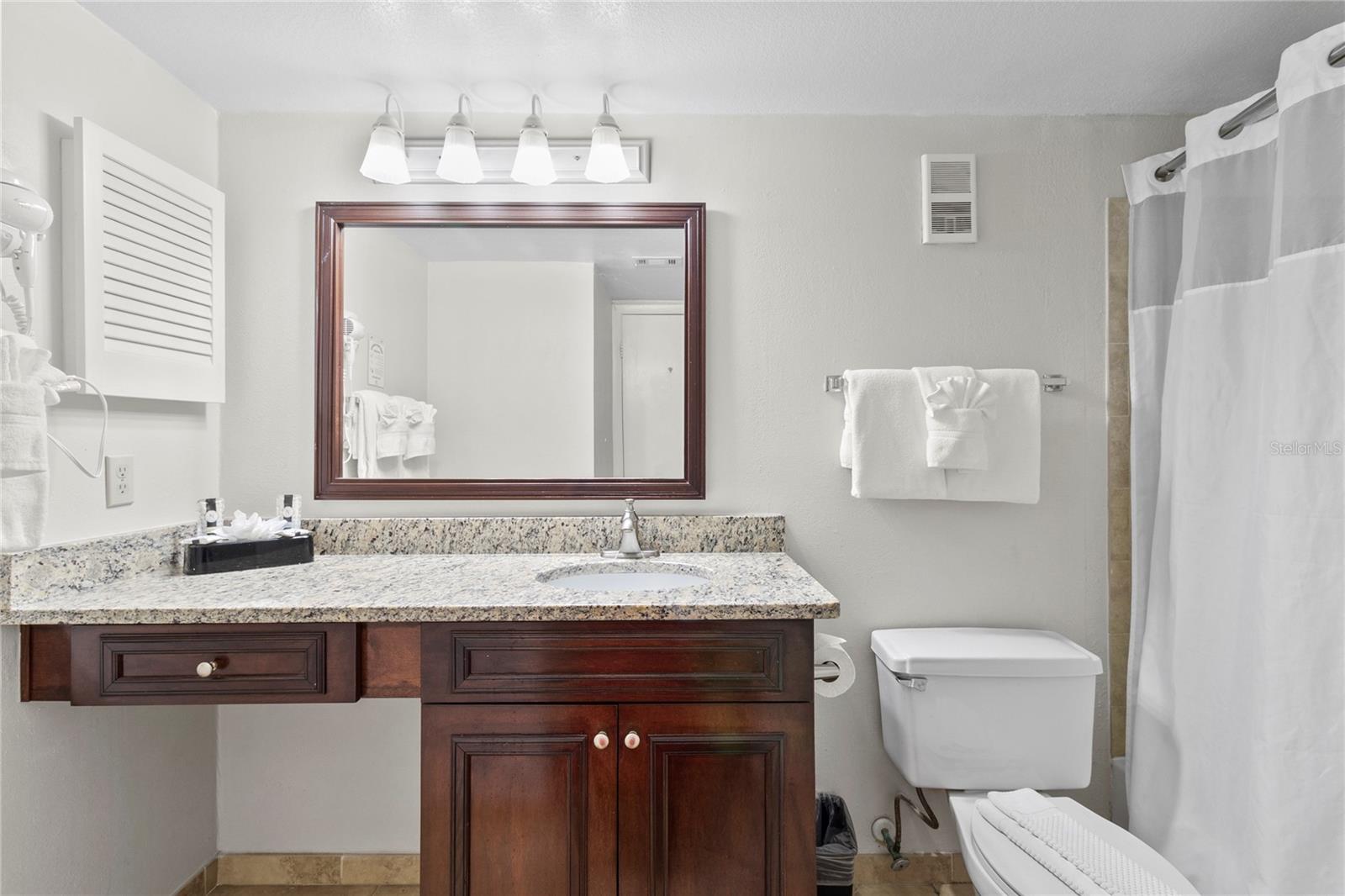 Image 17 of 19 For 6403 Parc Corniche Drive #4204