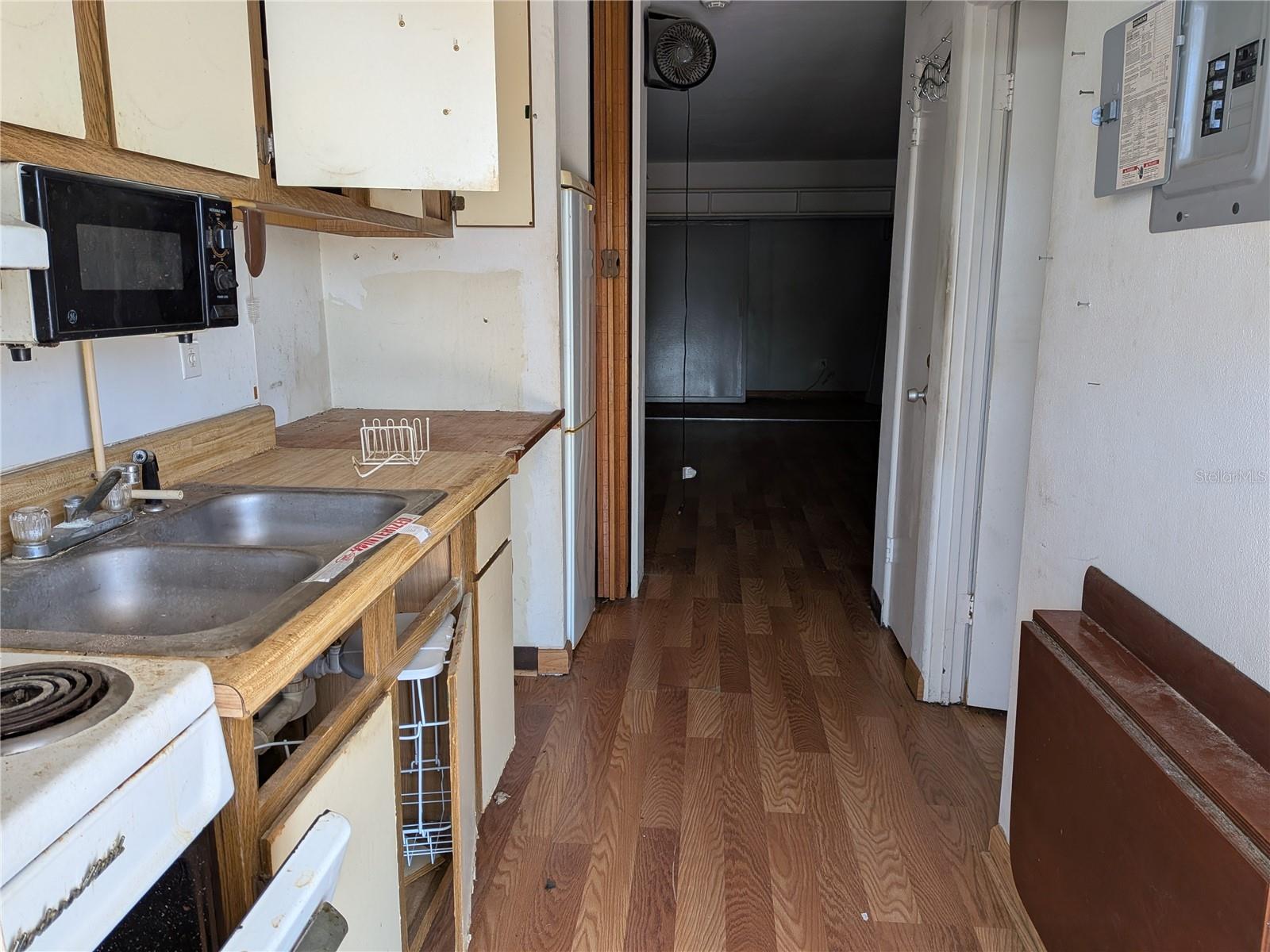 Image 19 of 24 For 2155 Wood Street B4