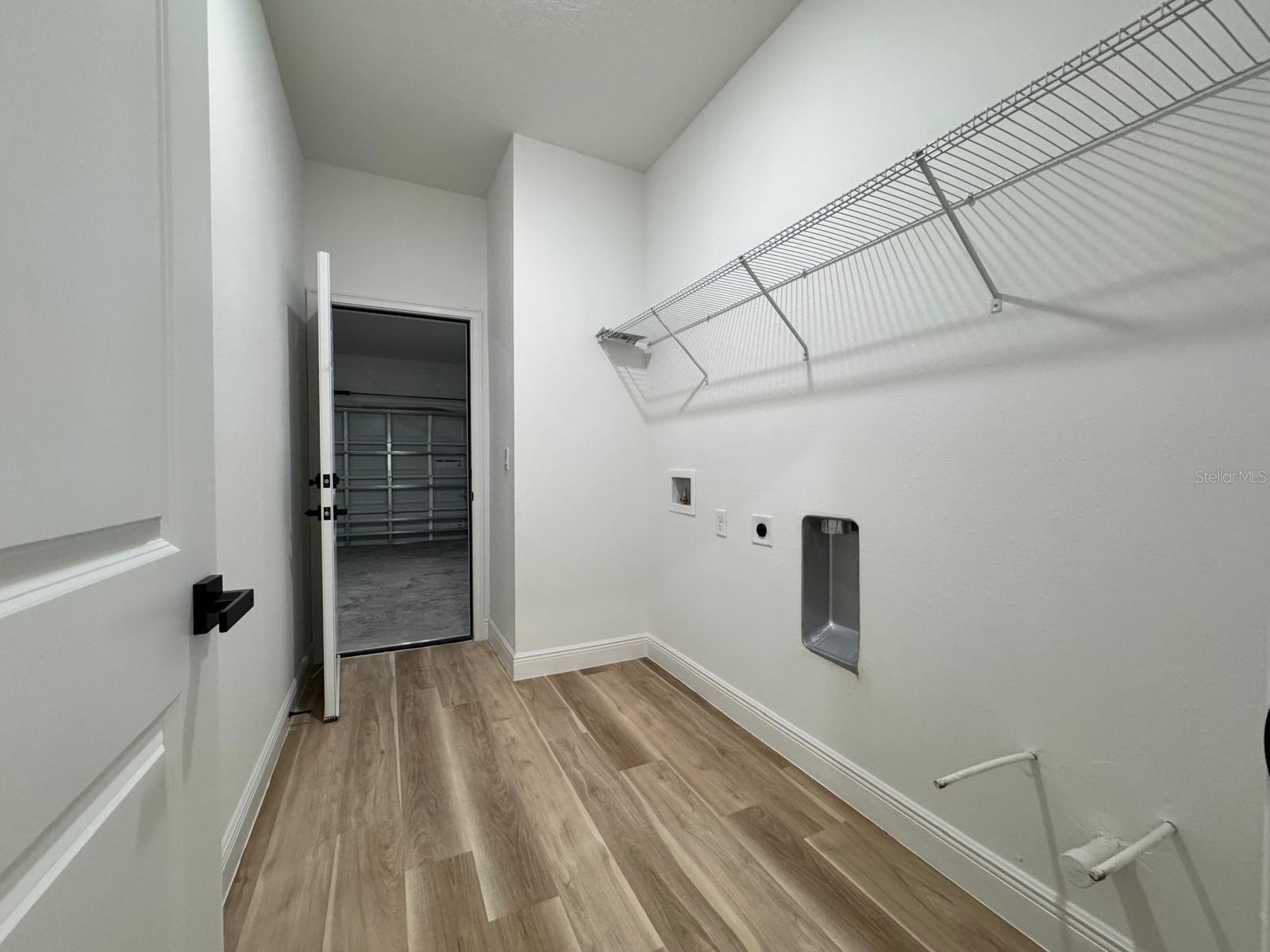 Image 17 of 25 For 8419 Saxon Way
