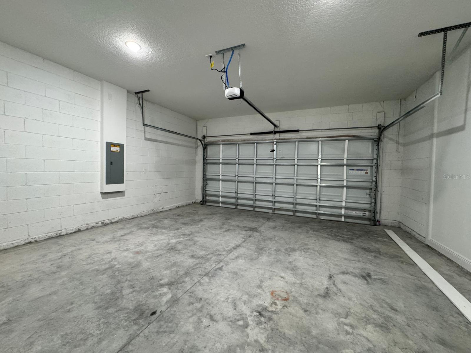Image 18 of 25 For 8419 Saxon Way