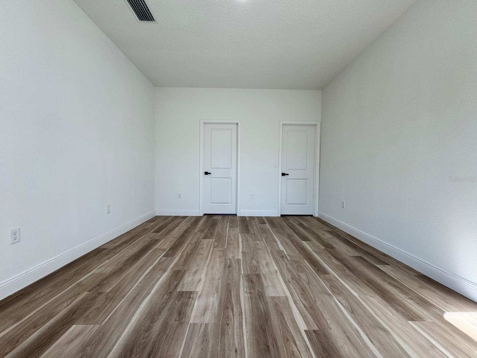 Image 6 of 25 For 8419 Saxon Way