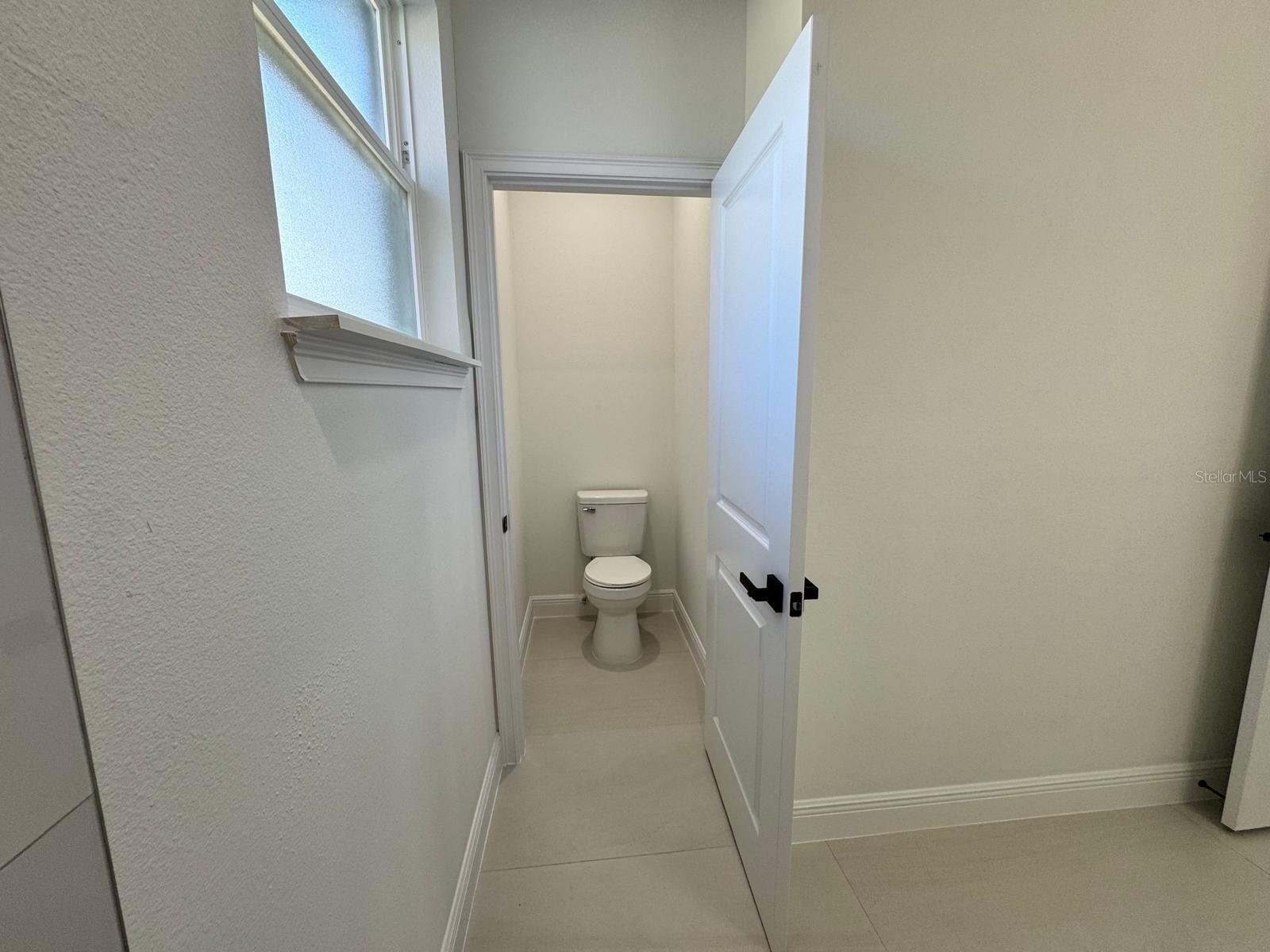 Listing photo id 9 for 7185 Tallwood Drive