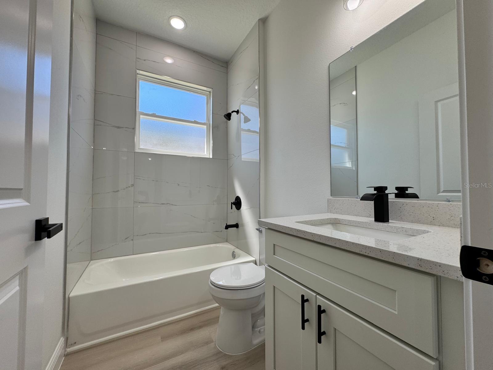 Listing photo id 16 for 7185 Tallwood Drive