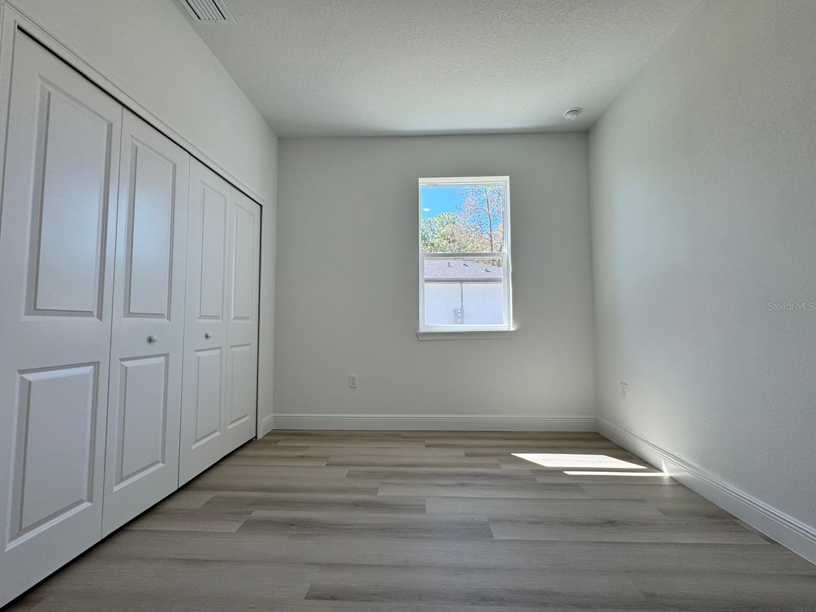 Listing photo id 18 for 7185 Tallwood Drive