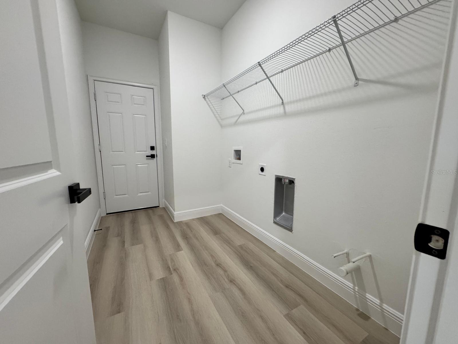 Listing photo id 19 for 7185 Tallwood Drive