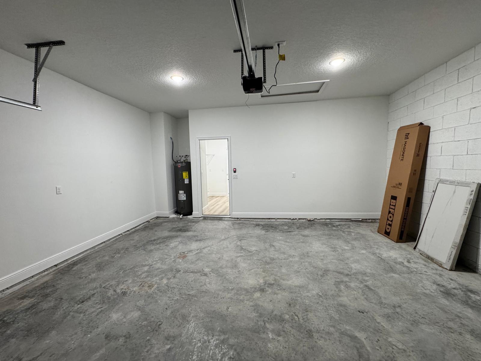 Listing photo id 21 for 7185 Tallwood Drive