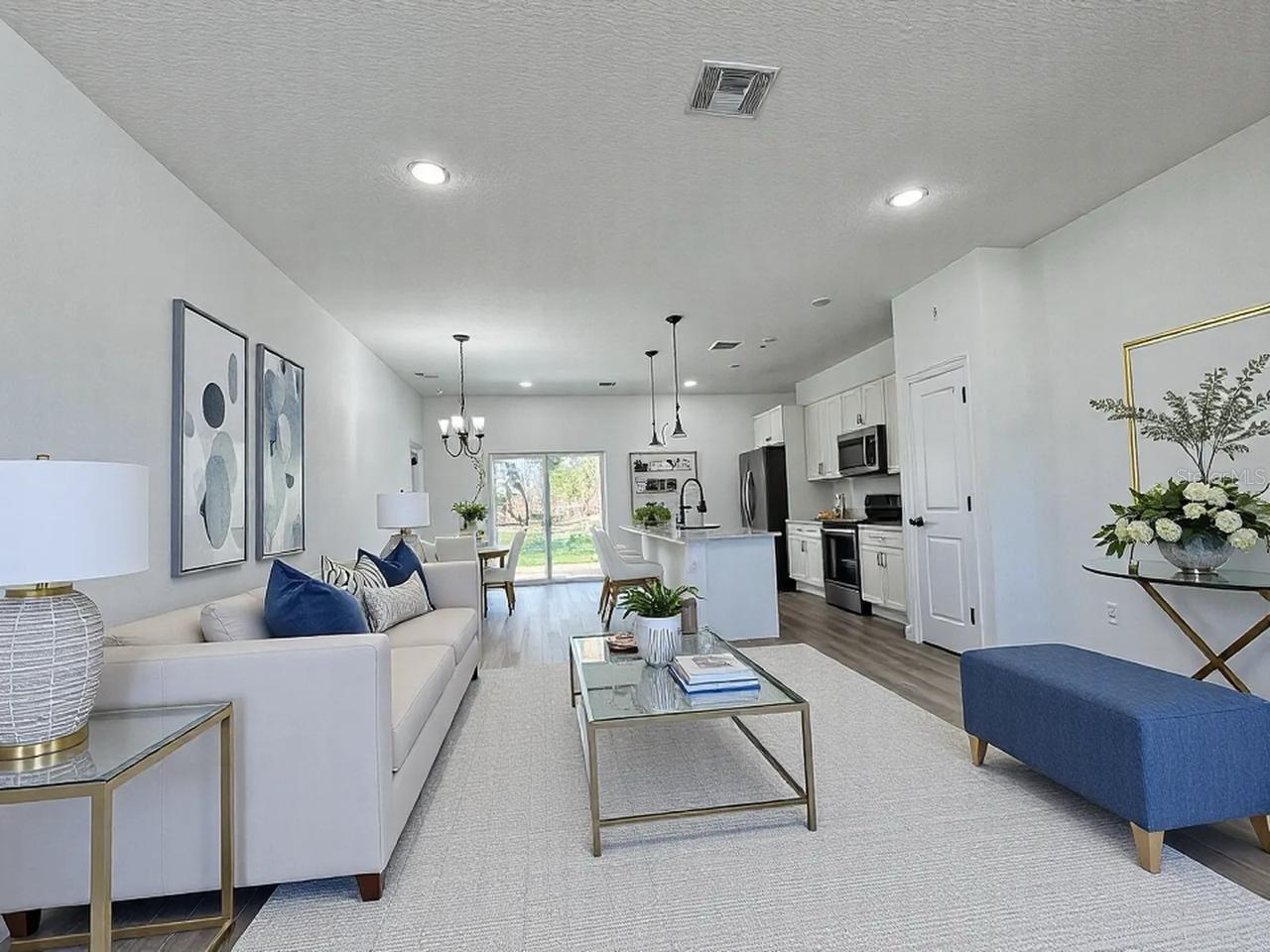 Listing photo id 2 for 7185 Tallwood Drive