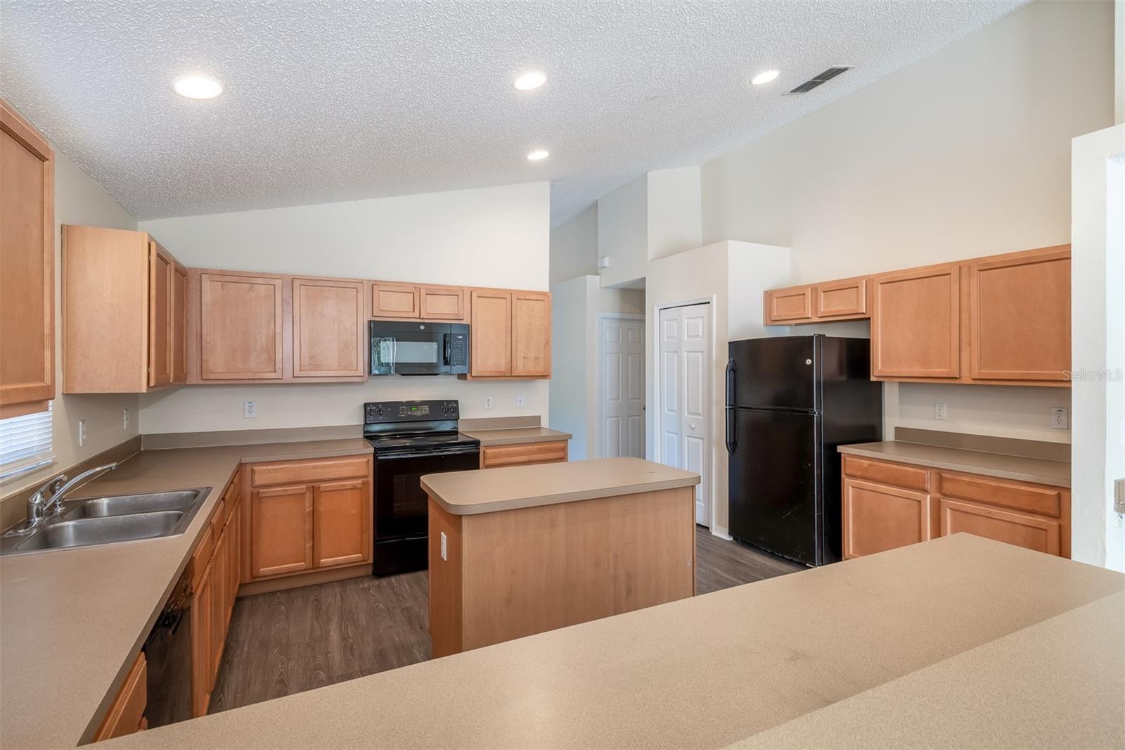 Image 10 of 22 For 3199 Quail Drive