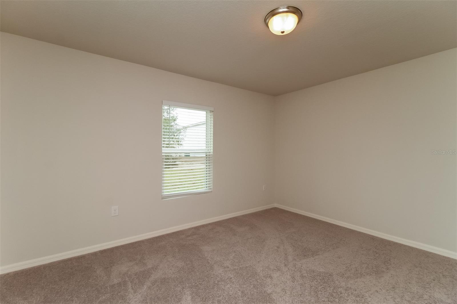 Image 11 of 16 For 260 Hyacinth Court
