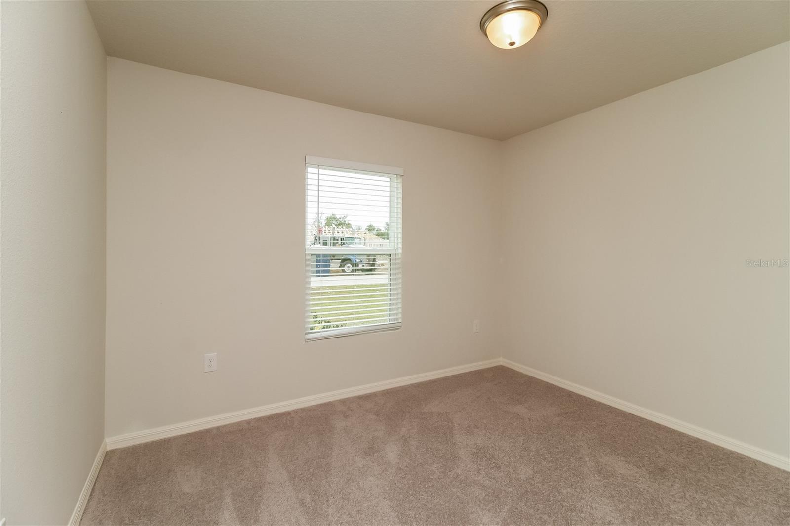 Image 12 of 16 For 260 Hyacinth Court
