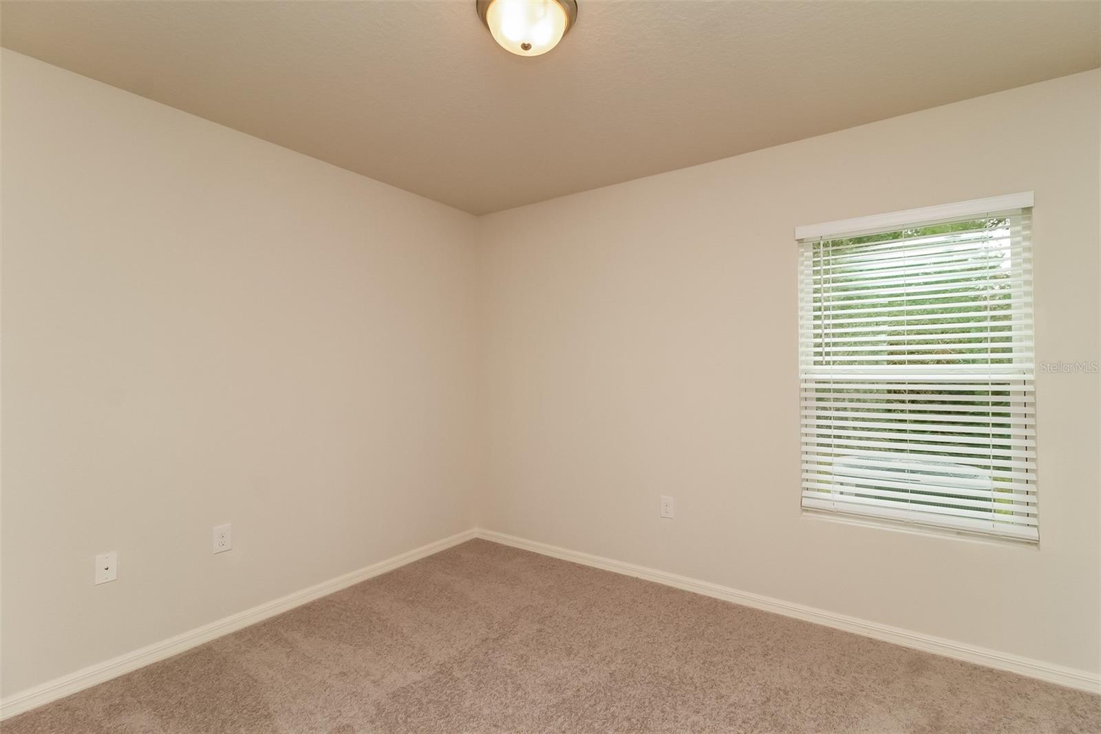 Image 14 of 16 For 260 Hyacinth Court