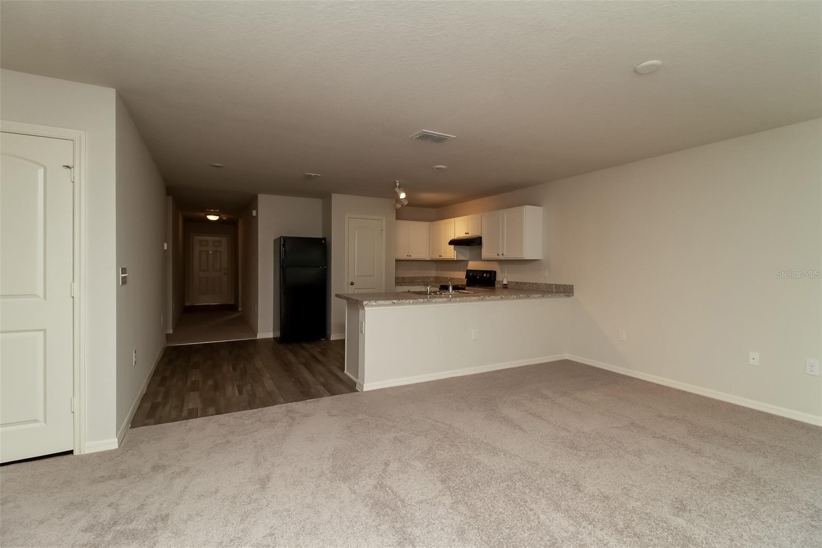 Image 4 of 16 For 260 Hyacinth Court