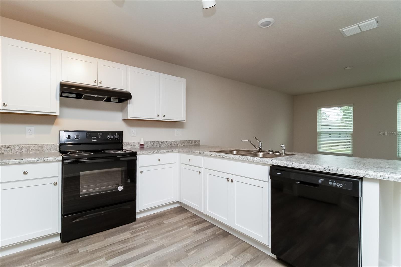 Image 6 of 16 For 260 Hyacinth Court