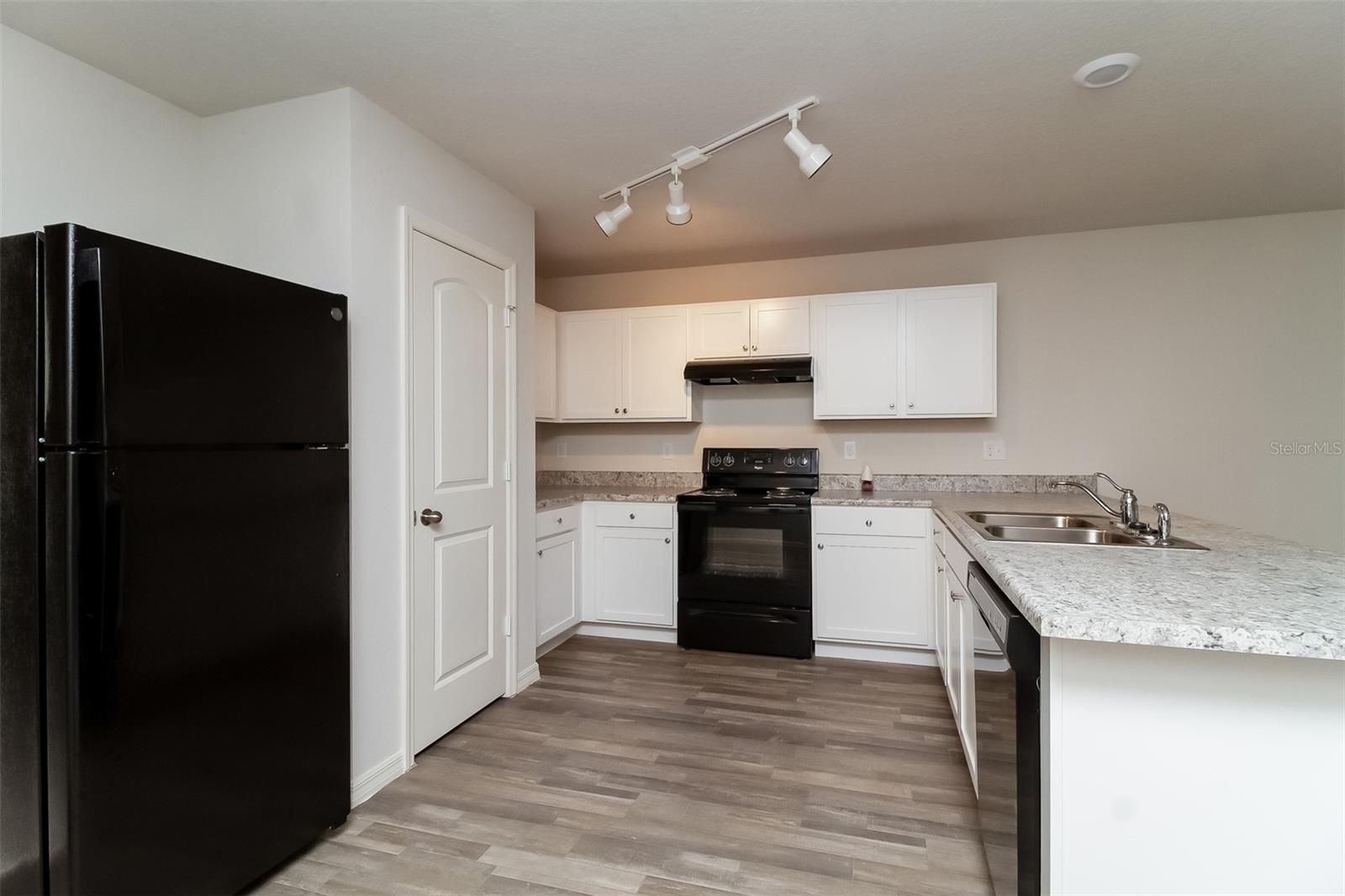 Image 7 of 16 For 260 Hyacinth Court