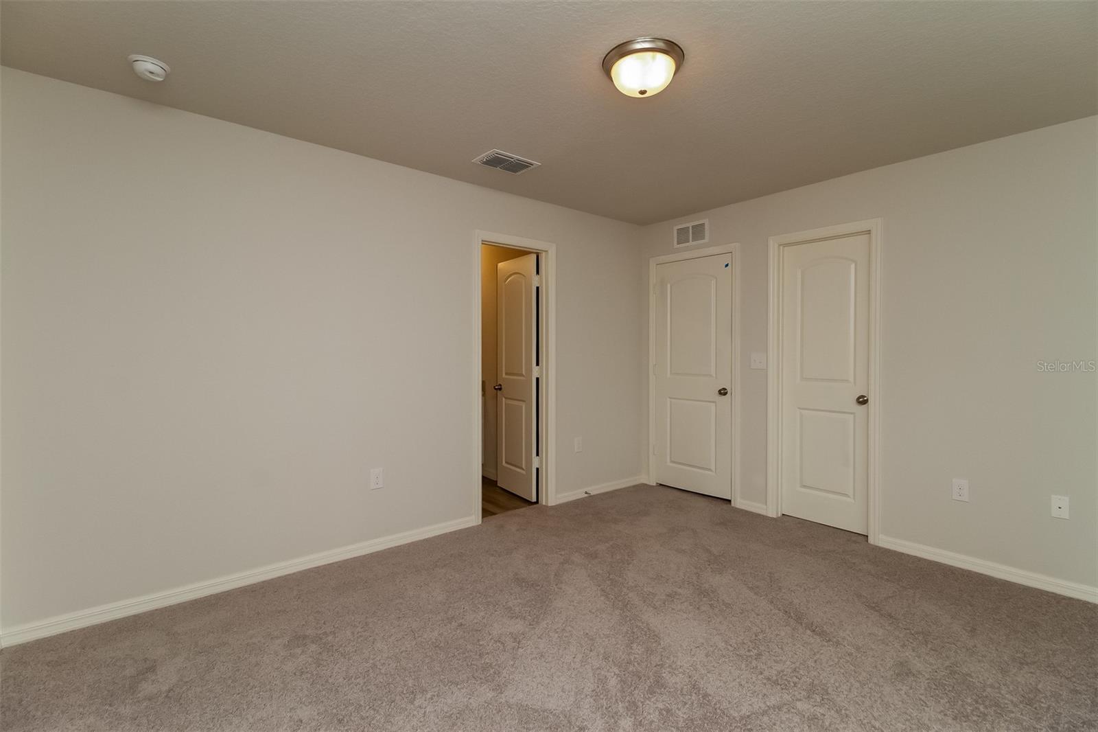 Image 8 of 16 For 260 Hyacinth Court