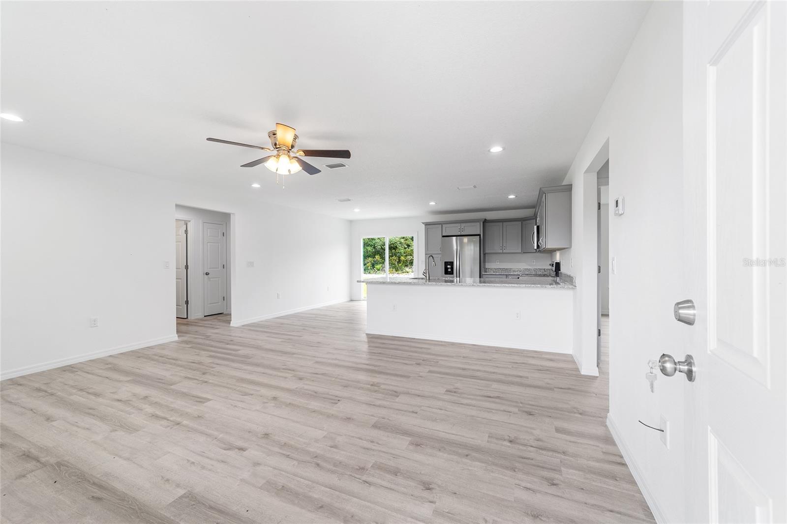 Image 15 of 53 For 20661 Marine Boulevard