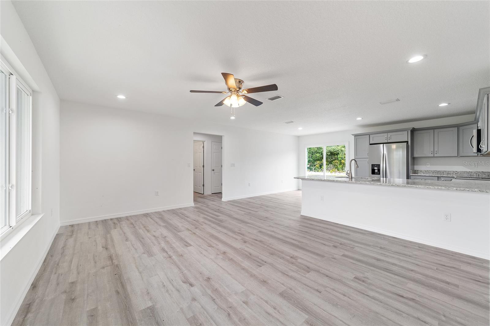 Image 17 of 53 For 20661 Marine Boulevard