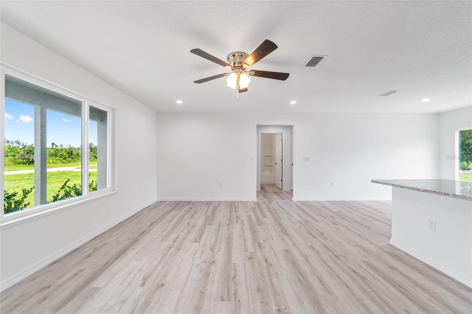 Image 18 of 53 For 20661 Marine Boulevard