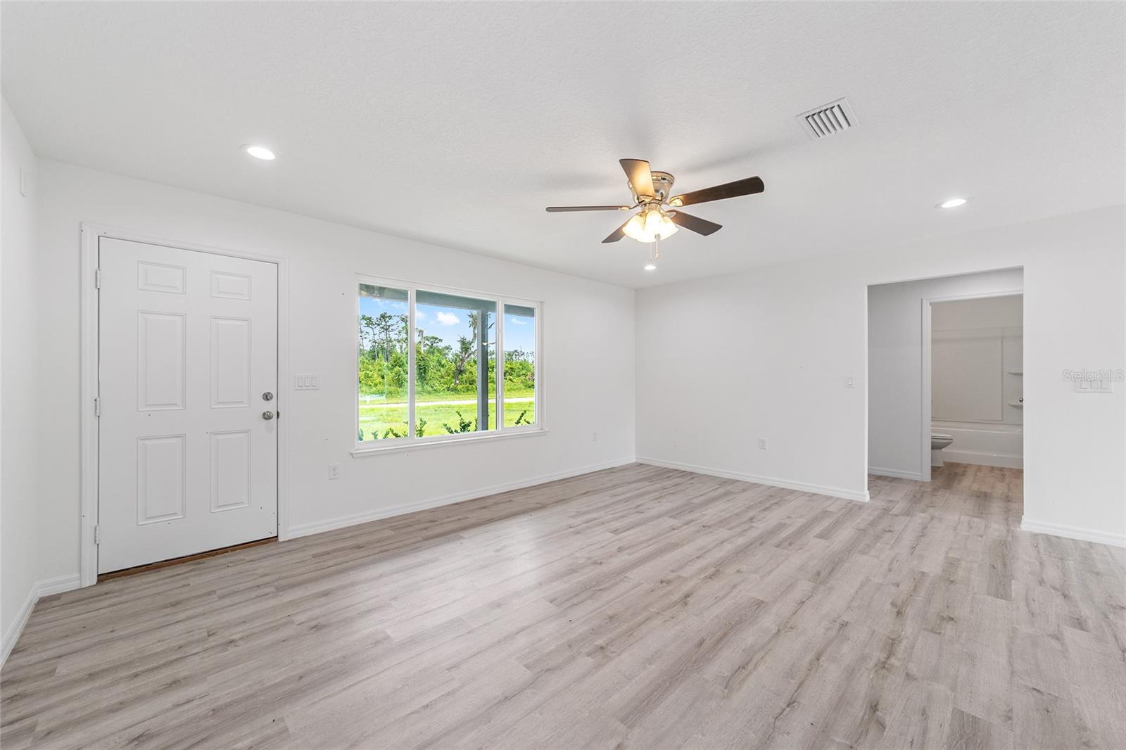 Image 19 of 53 For 20661 Marine Boulevard