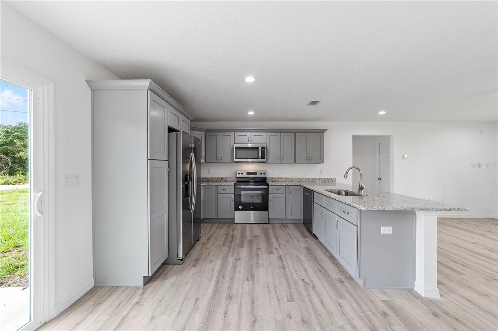 Image 26 of 53 For 20661 Marine Boulevard