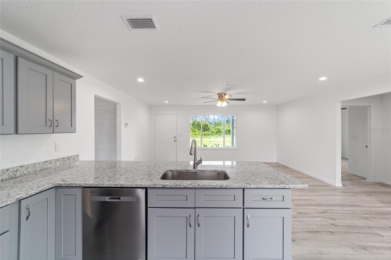 Image 31 of 53 For 20661 Marine Boulevard