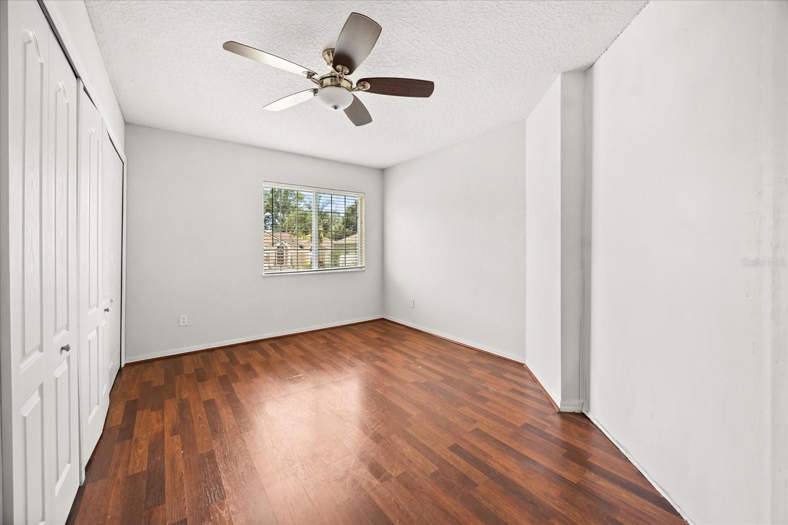 Image 27 of 39 For 2014 Applegate Drive
