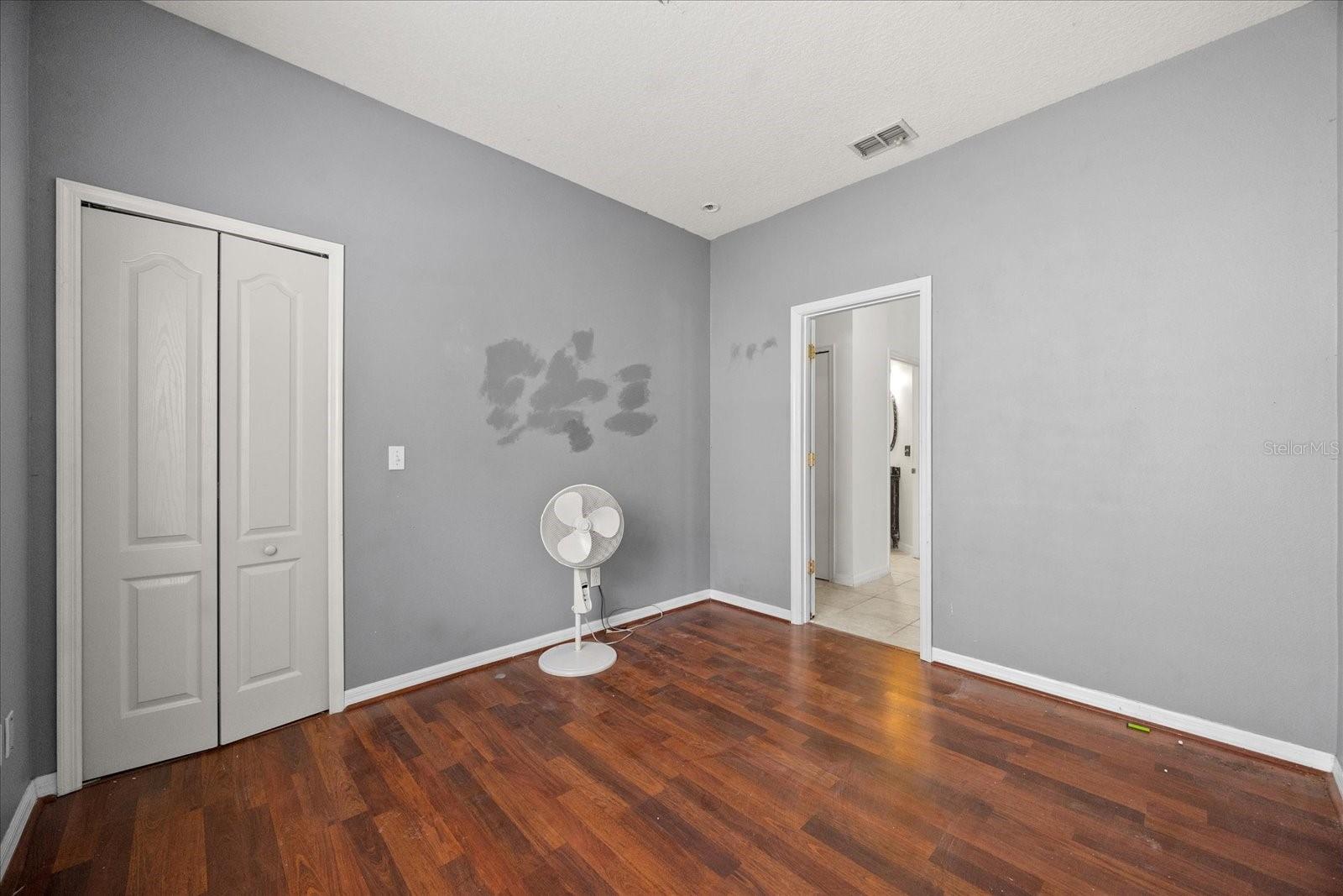 Image 29 of 39 For 2014 Applegate Drive