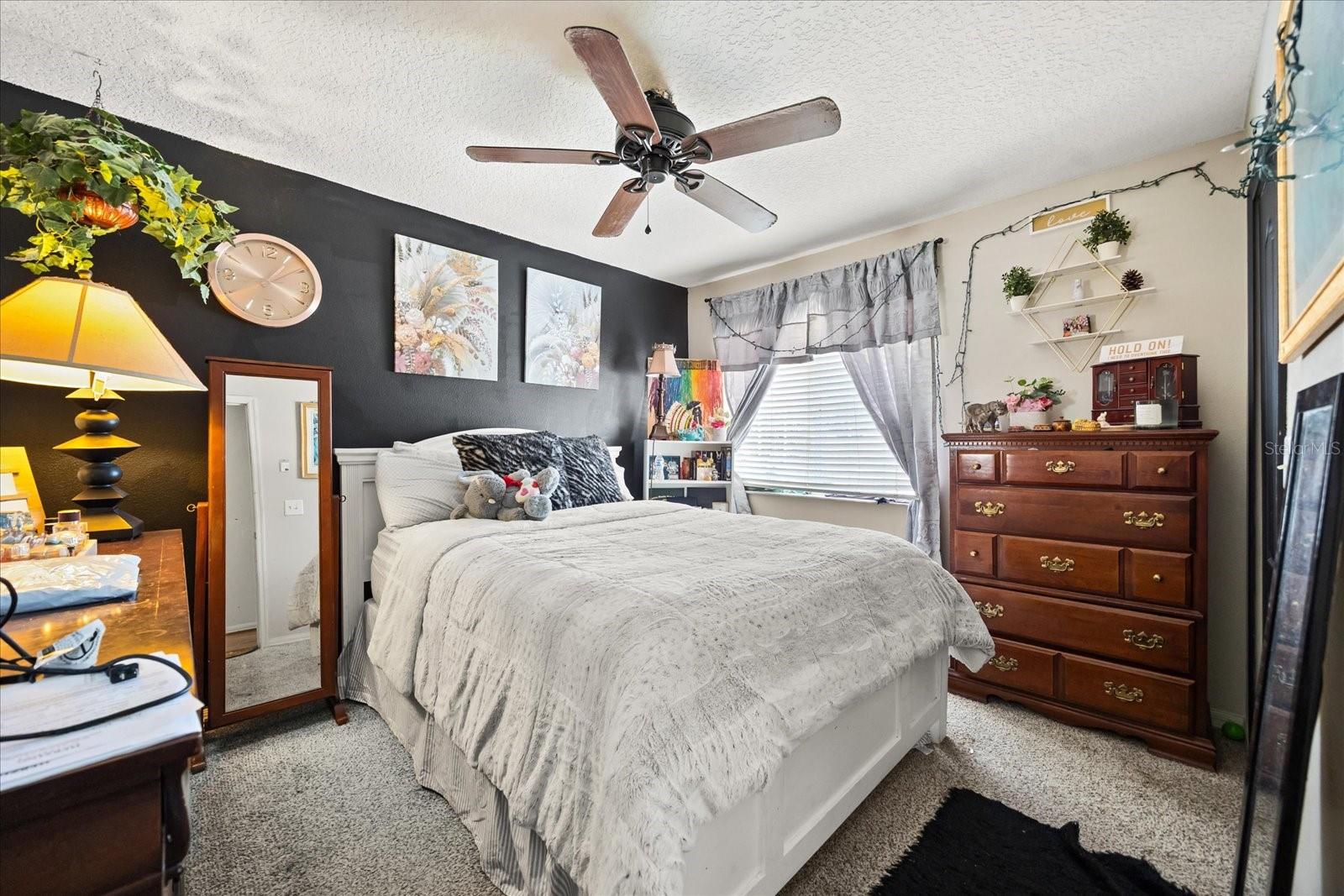 Image 31 of 39 For 2014 Applegate Drive
