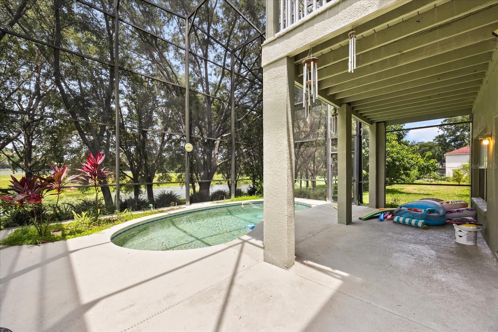 Image 36 of 39 For 2014 Applegate Drive
