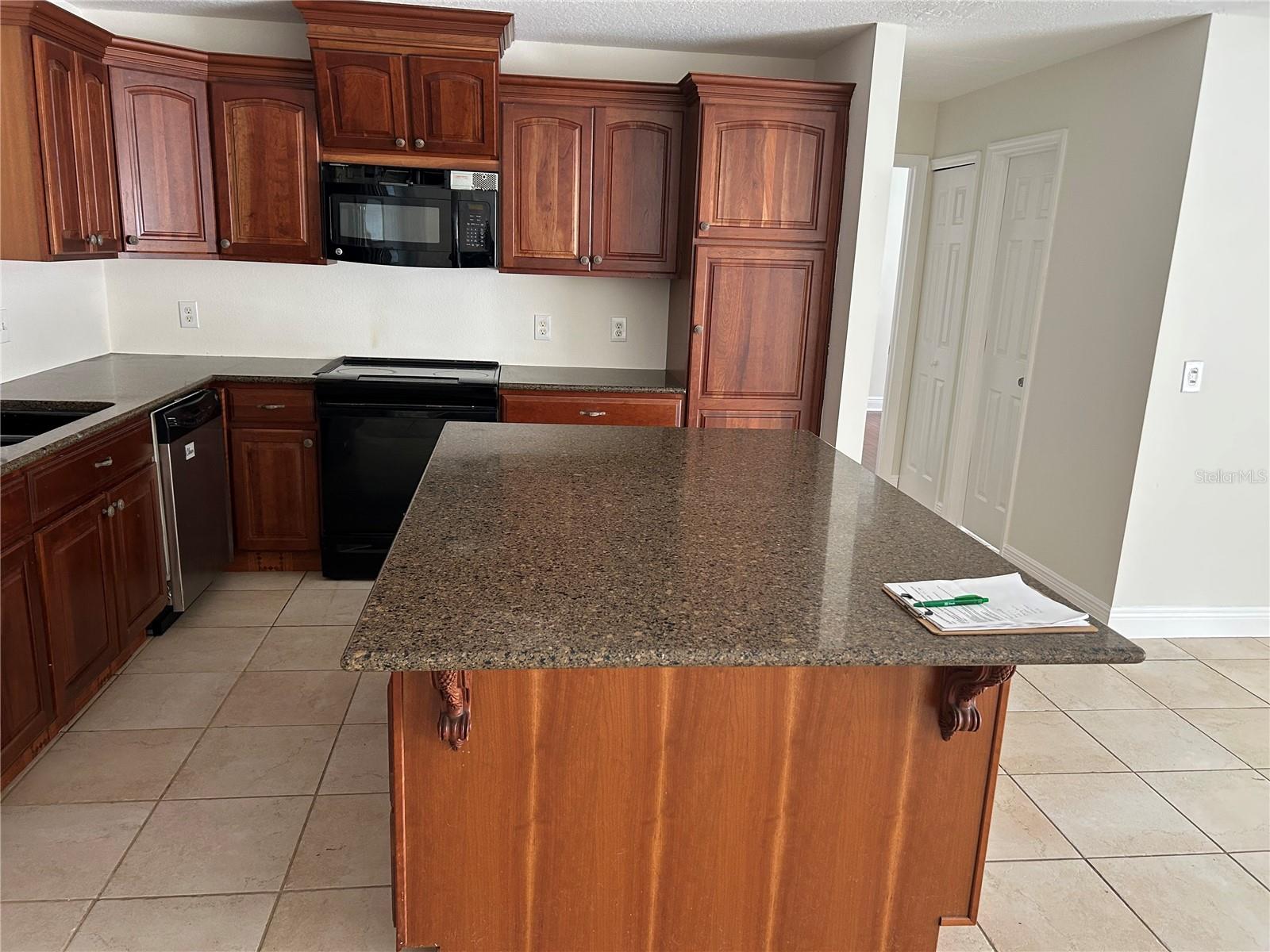 Image 7 of 22 For 1328 Highland Circle